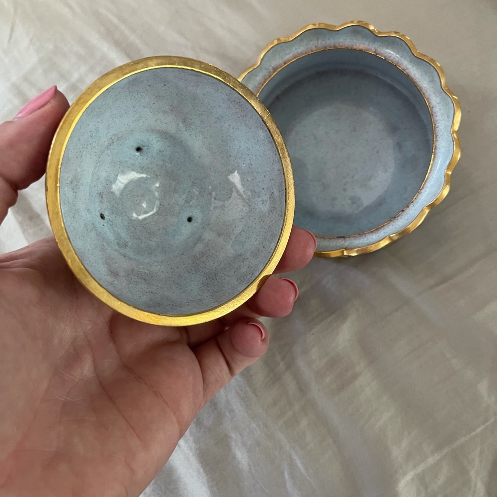 Pretty, decorative container - Picture 3 of 3